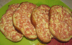 Гренки с сыром и сосиской на завтрак