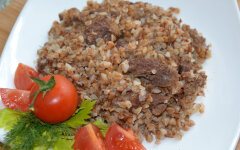 Гречка с тушенкой и морковью в мультиварке