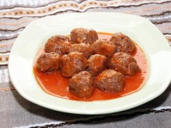 Говяжьи тефтели в томатной подливе в духовке
