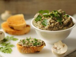 Сливочный паштет из утиной печени с грибами