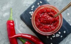 Аджика из сладкого перца с хреном