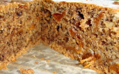 Постная коврижка с сухофруктами и грецкими орехами