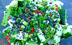 Легкий салат из огурцов по-корейски с соевым соусом