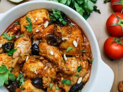 Куриное филе с черносливом и картофелем