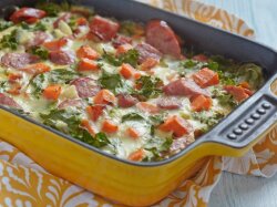 Картофельная запеканка с сардельками в духовке