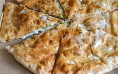 Хычины с сыром и картофелем из дрожжевого теста