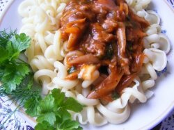 Гуляш из рыбы с грибами по-русски