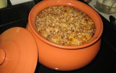 Гречка с тушенкой из духовки