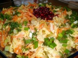 Салат с курицей,  корейской морковью и маринованными огурцами