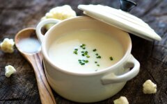 Сырный суп с картофелем и зеленью