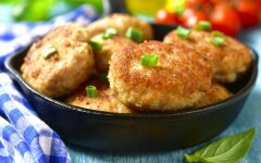 Котлеты из хека со сливками и манкой