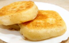 Лепешки с сыром Сулугуни на сковороде