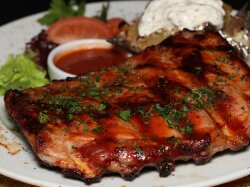 Свиные ребрышки в медово-соевом маринаде в духовке