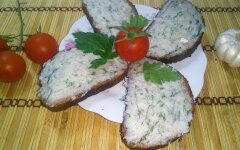 Соленое сало с чесноком, перцем и зеленью