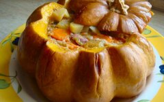 Тыква с говяжьим фаршем и сыром в духовке
