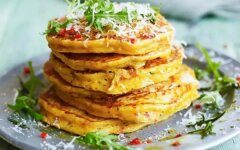 Оладьи из тыквы и яблок с медом