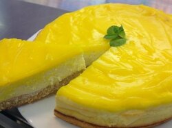 Чизкейк «Нью-Йорк» с лимонным топпингом