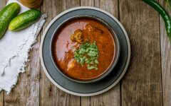 Классический харчо с грецкими орехами и гранатовым соком