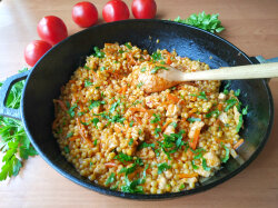 Паста птитим с курицей и овощами