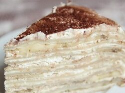 Блинный торт с творожным кремом и орехами