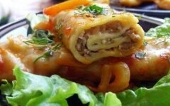 Рулеты с мясом, тушеные в соусе