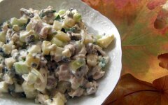 Салат «Оливье» с маринованными грибами и огурцами