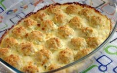 Мясные ежики с рисом в сливочном соусе в духовке