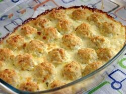 Мясные ежики с рисом в сливочном соусе в духовке