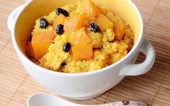 Молочная кукурузная каша с тыквой на завтрак