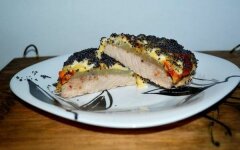 Свинина с грушей и маком под сыром