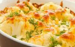 Запеканка из цветной капусты и шампиньонов с заливкой