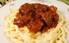 Татарское азу из говядины с макаронами
