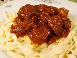 Татарское азу из говядины с макаронами