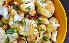 Цветная капуста с пармезаном и чесноком в духовке