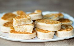 Творожное печенье с корицей на сковороде