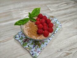 Творожный десерт с малиной и желатином без выпечки