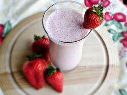 Клубнично-банановый йогурт в мультиварке