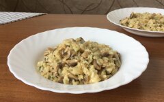 Ризотто на курином бульоне с шампиньонами