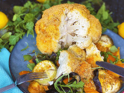 Цветная капуста в сухарях запеченная в духовке с овощами