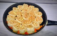 Рулетики из теста с фаршем и картофелем