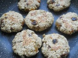 Овсяное печенье с кокосовой стружкой на сковороде