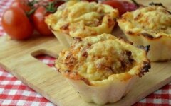 Мясные тефтели в картофельных корзиночках