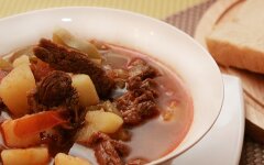Настоящий суп-гуляш из говядины по-венгерски