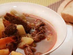 Настоящий суп-гуляш из говядины по-венгерски