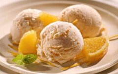 Банановое мороженое из творога и сливок