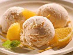 Банановое мороженое из творога и сливок