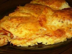 Картофельная пицца с колбасой в духовке