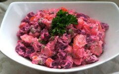 Винегрет с говядиной и яйцами