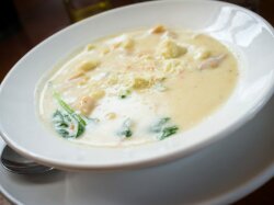 Куриный суп с сырными клецками и картофелем