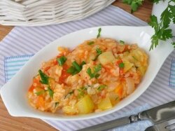 Кабачки с помидорами и рисом в мультиварке